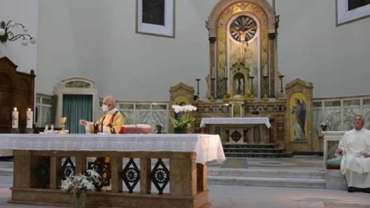 Chiesa stop limitazioni luoghi di culto