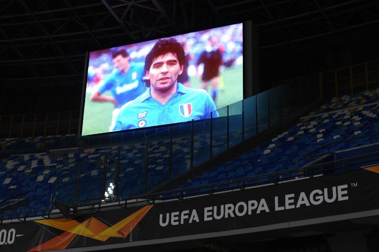 Maradona maxischermo stadio Napoli 