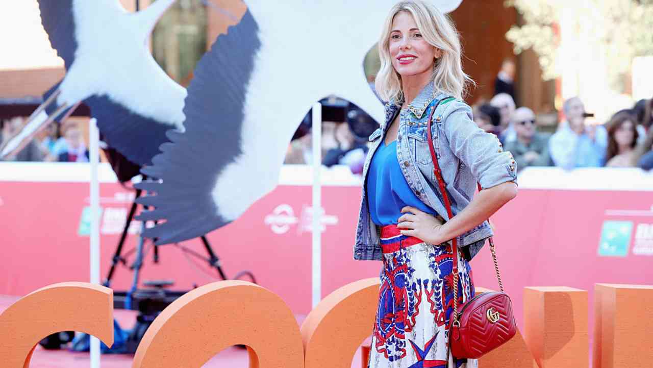 Alessia Marcuzzi provoca i suoi fan 