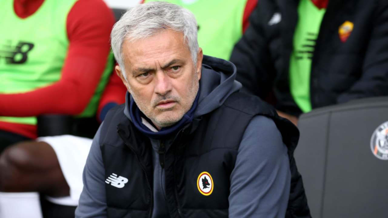 Mourinho fa fuori un titolarissimo