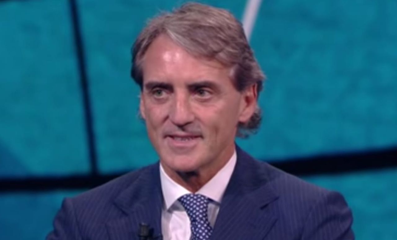 Roberto Mancini contro Andrea Pucci