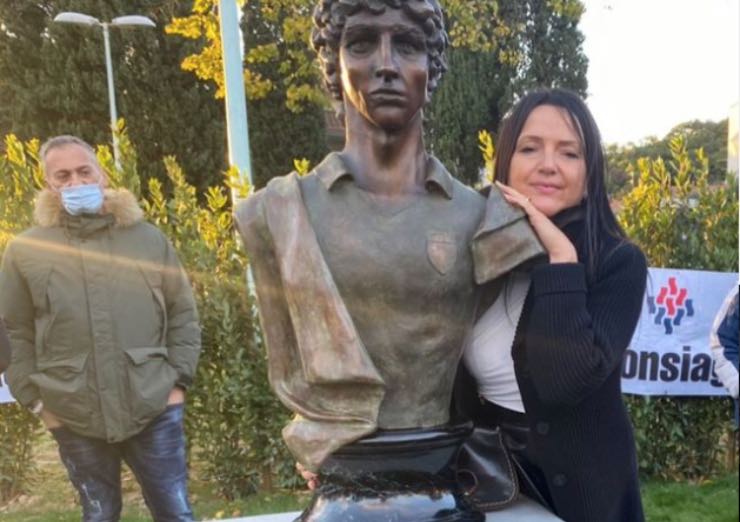 Federica Cappelletti statua Paolo Rossi