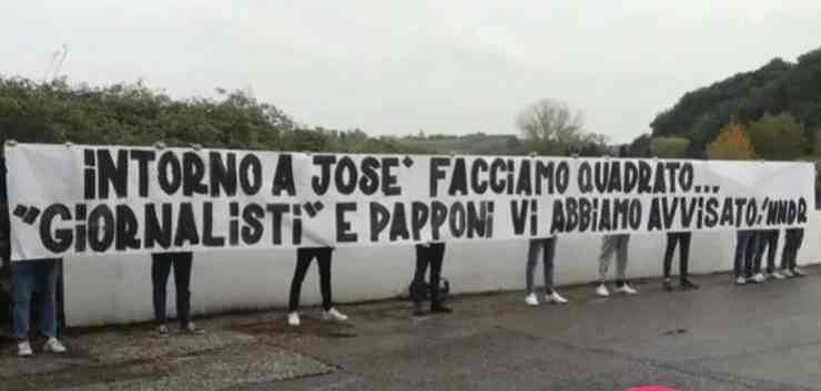 Striscioni tifosi Roma