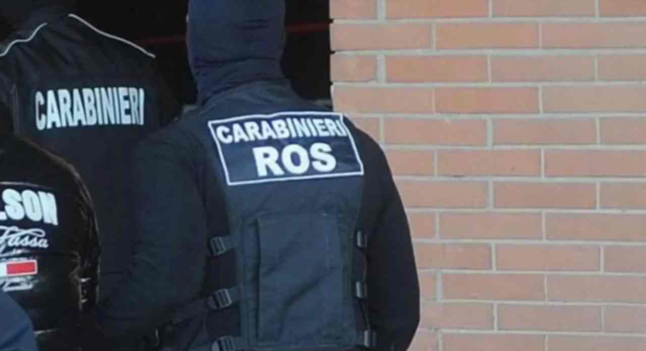terrorismo carabinieri arresti 