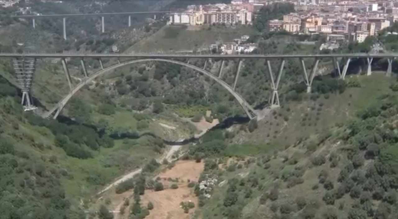 ponte morandi catanzaro sequestro