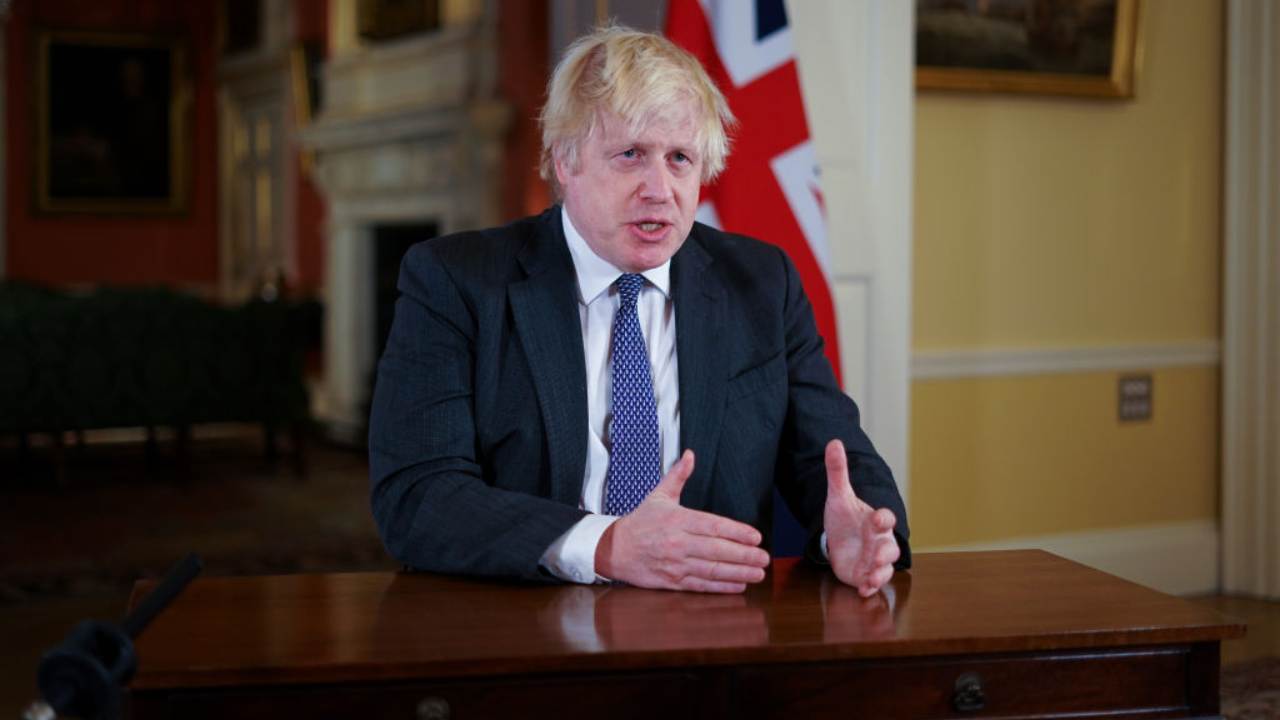 Boris Johnson lancia l'allarme
