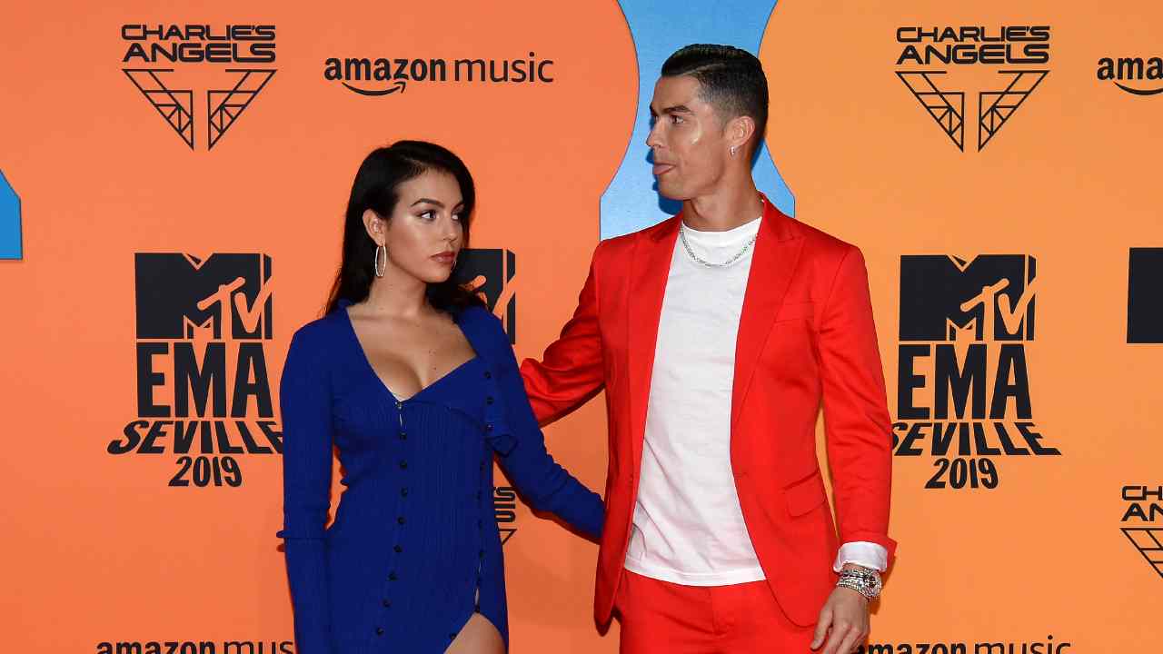 Cristiano Ronaldo e Georgina Rodriguez regalo