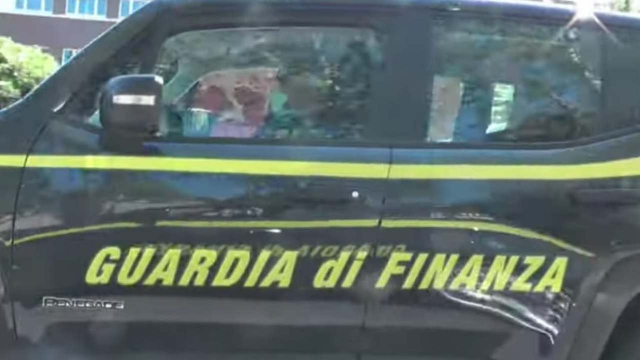 Guardia di finanza in azione