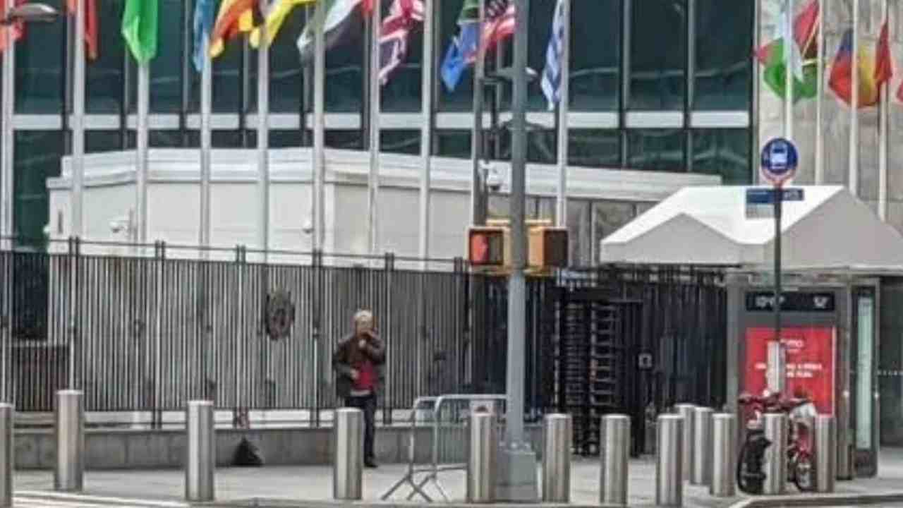 New York, uomo armato davanti a sede Onu