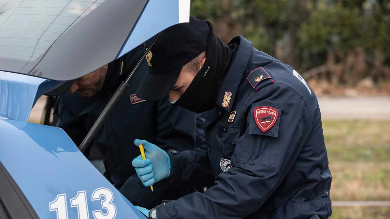Polizia bari arresti