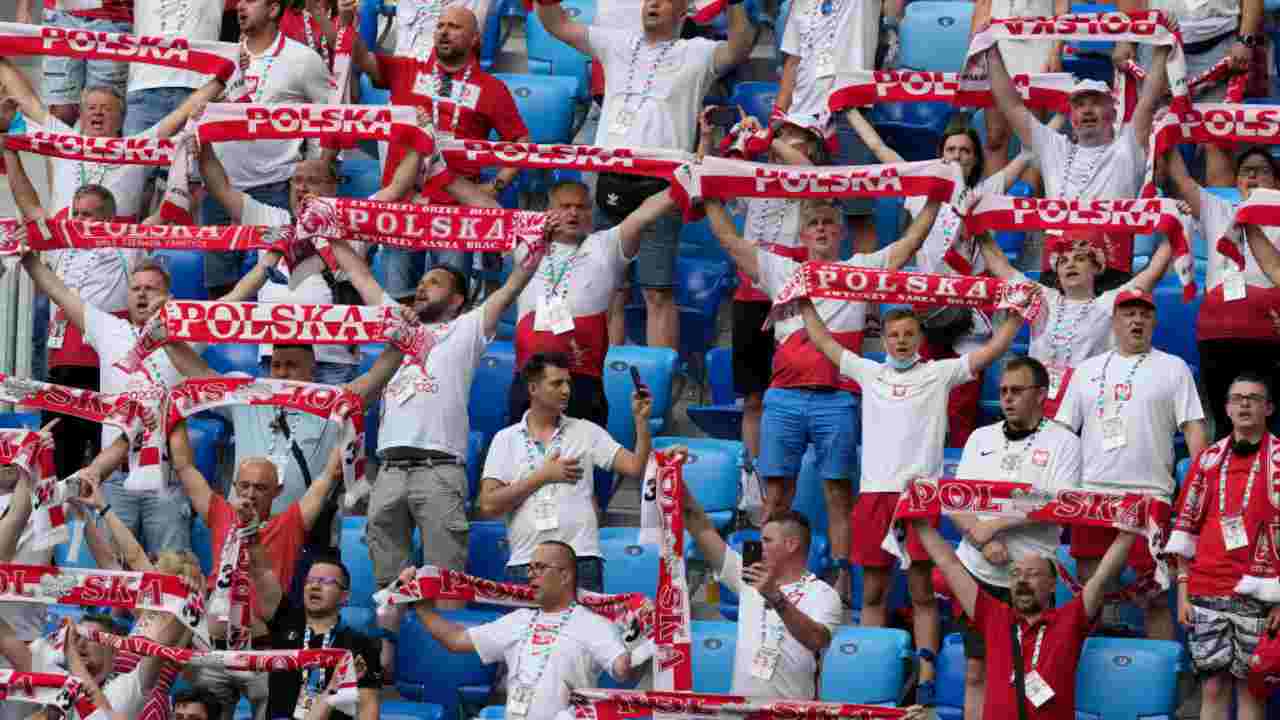 Tifosi della Polonia contro l'ex Juve