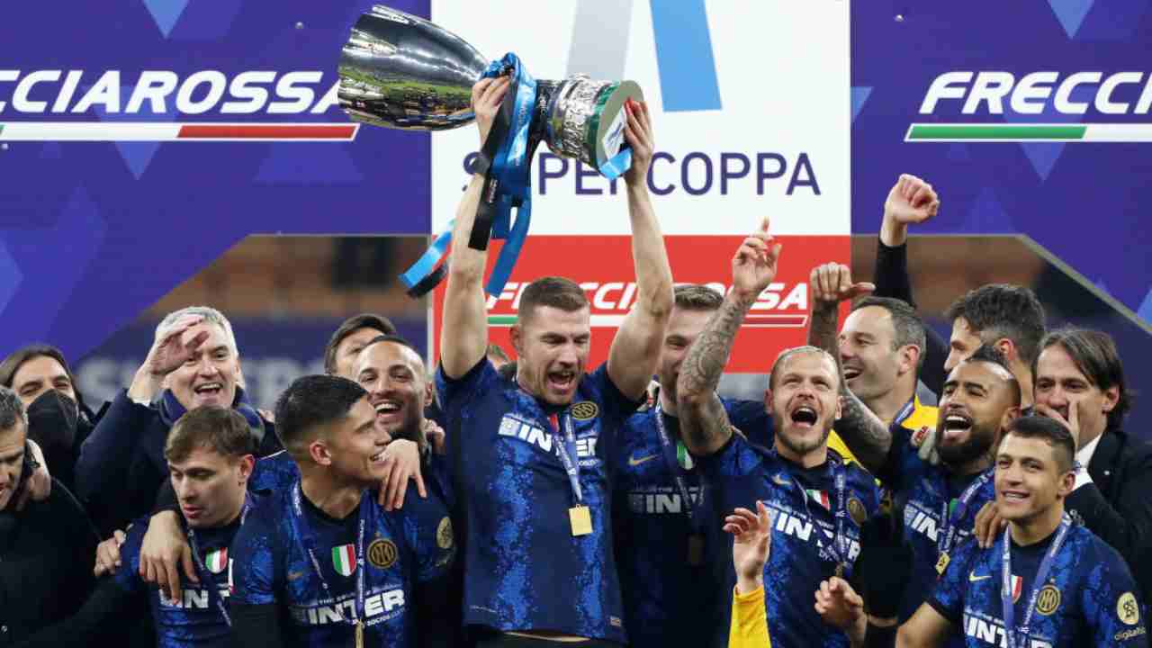 Inter, primo trofeo per Dzeko