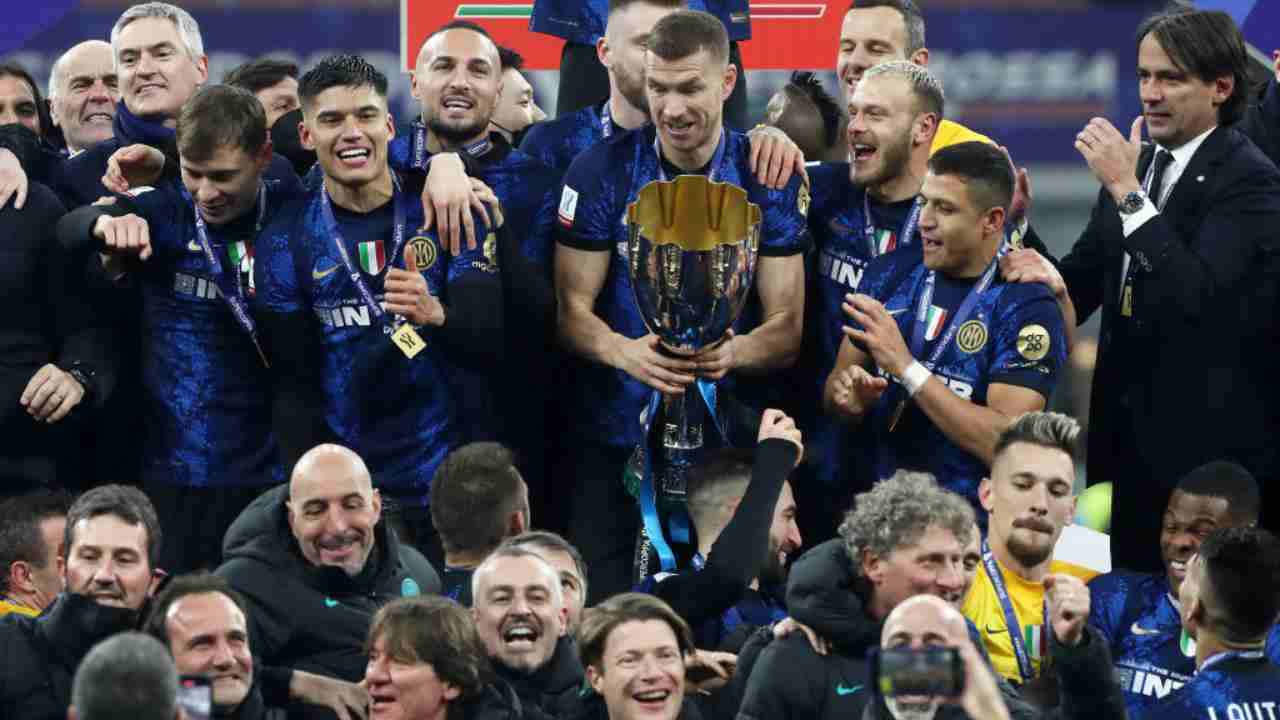 Inter, primo trofeo per Dzeko in Italia
