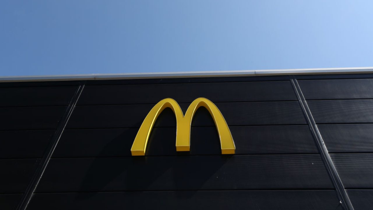 Napoli, panico fuori il McDonald's di Casoria 