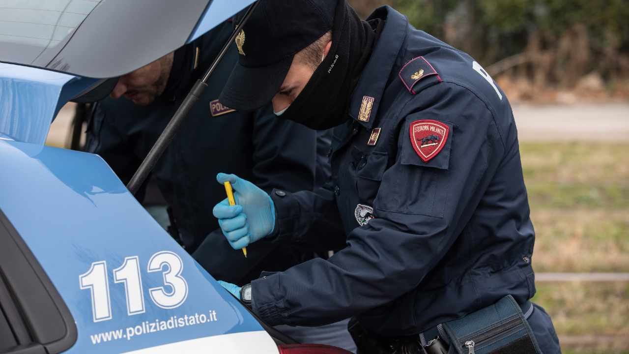 Polizia 4 chilometri contromano autostrada ©Getty Images