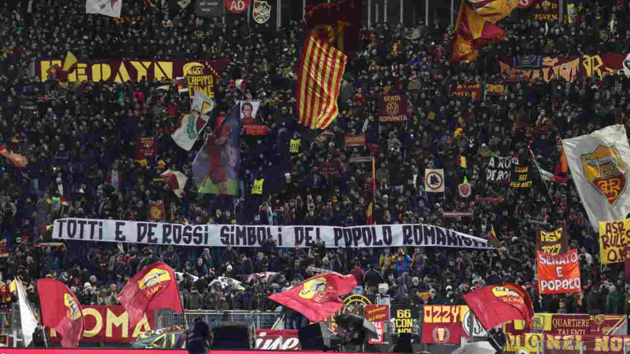 Supporters della Roma allo stadio 
