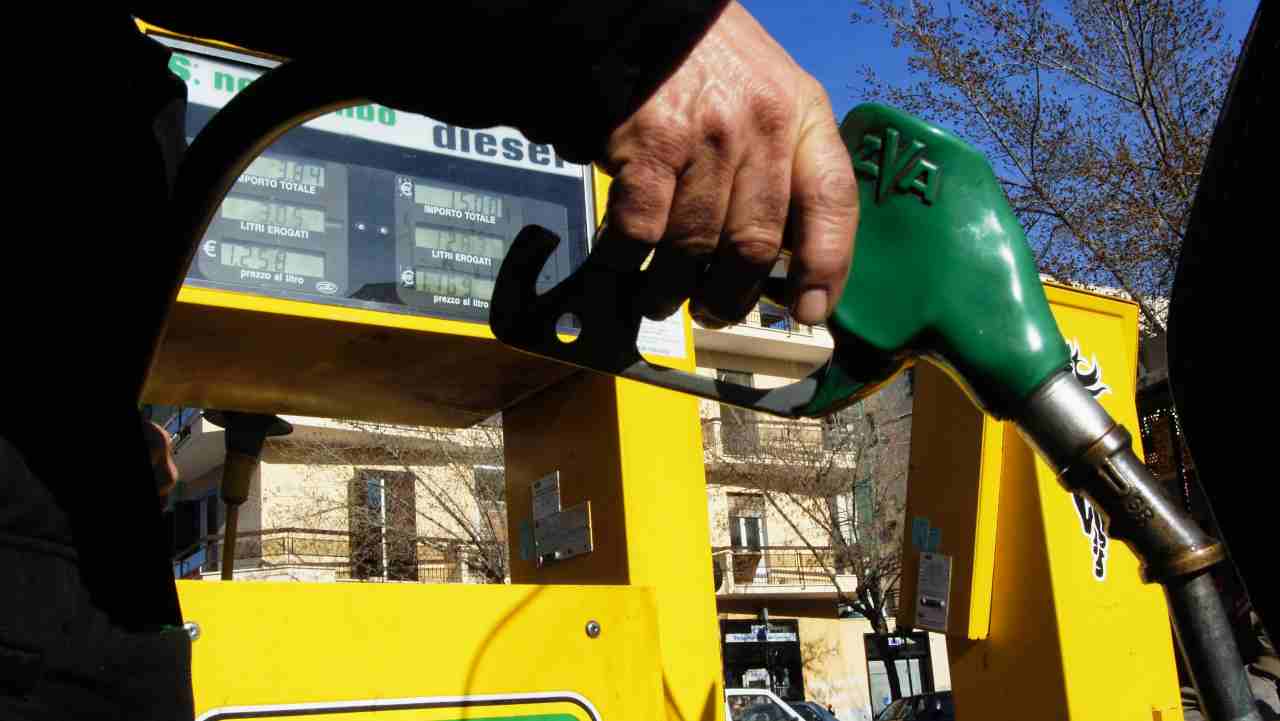 Carburanti, aumento benzina e gasolio