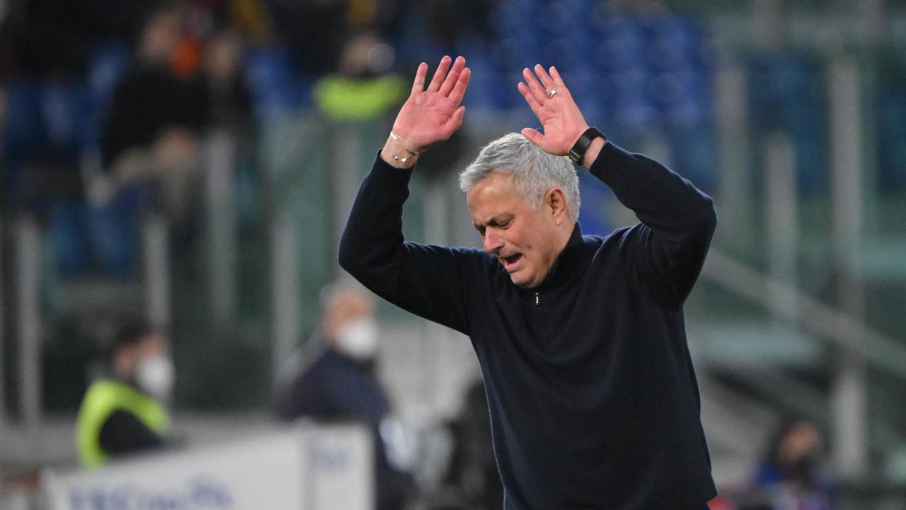 José Mourinho, arriva la squalifica per il tecnico portoghese