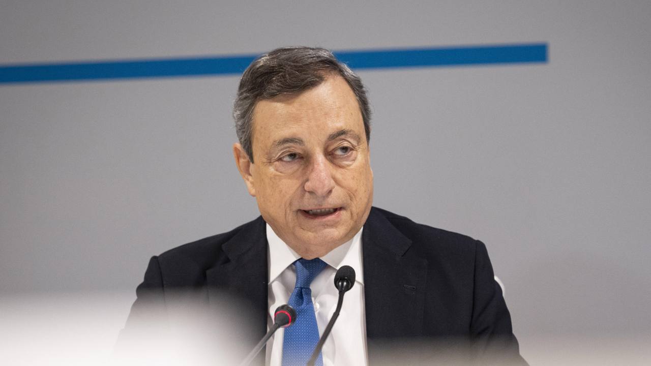 Draghi commenta l'invasione della Russia