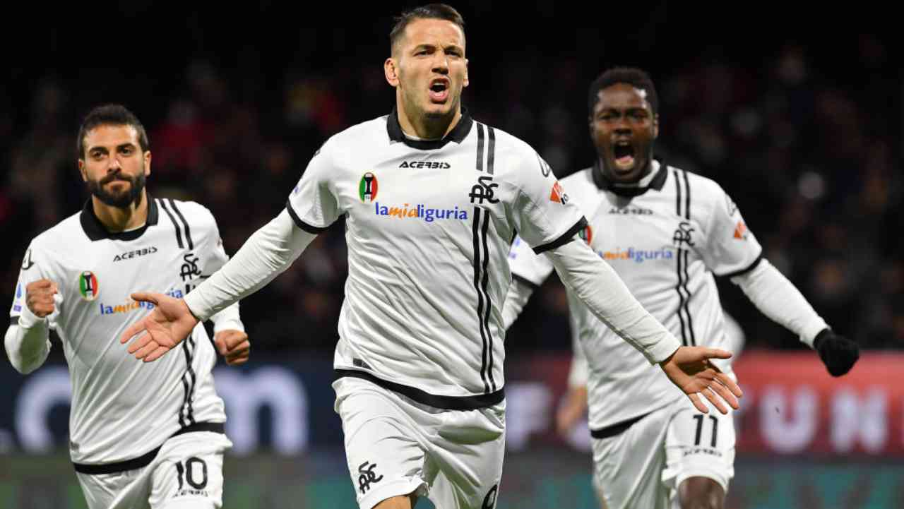 Manaj in gol durante Salernitana-Spezia