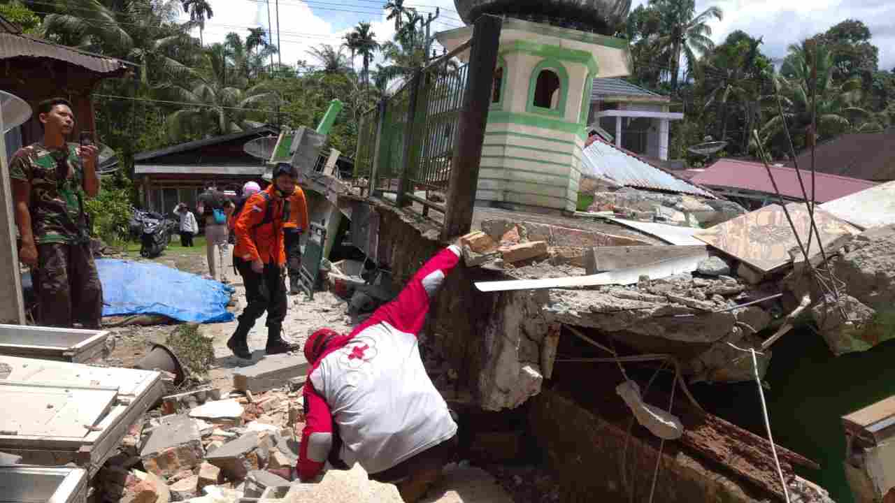 Indonesia, terribile terremoto