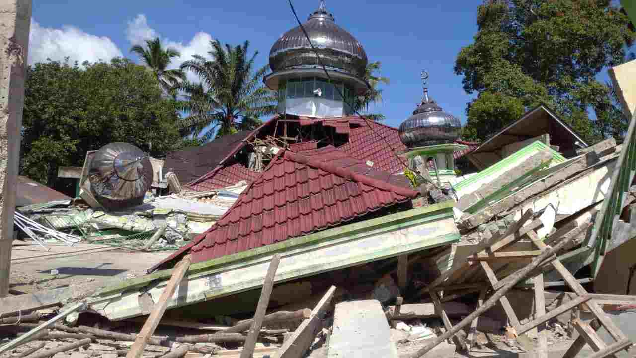 Indonesia, terribile terremoto