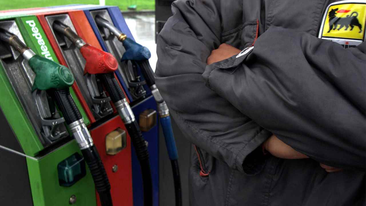 La benzina aumenta sempre di più