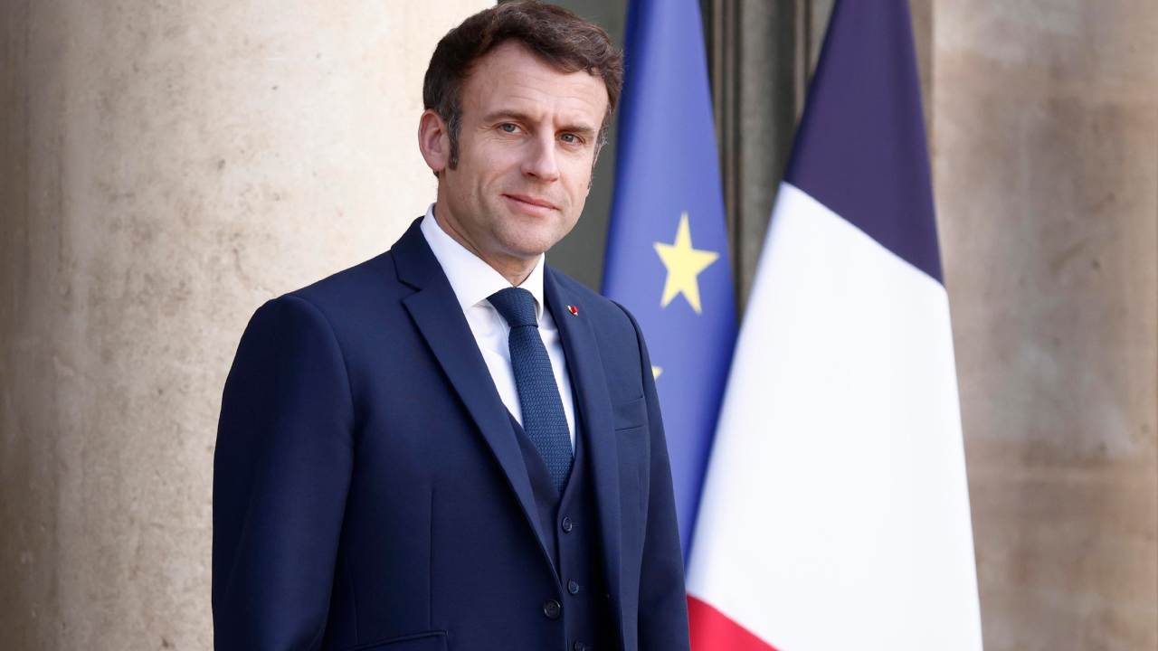 Emmanuel Macron prende la decisione ufficiale