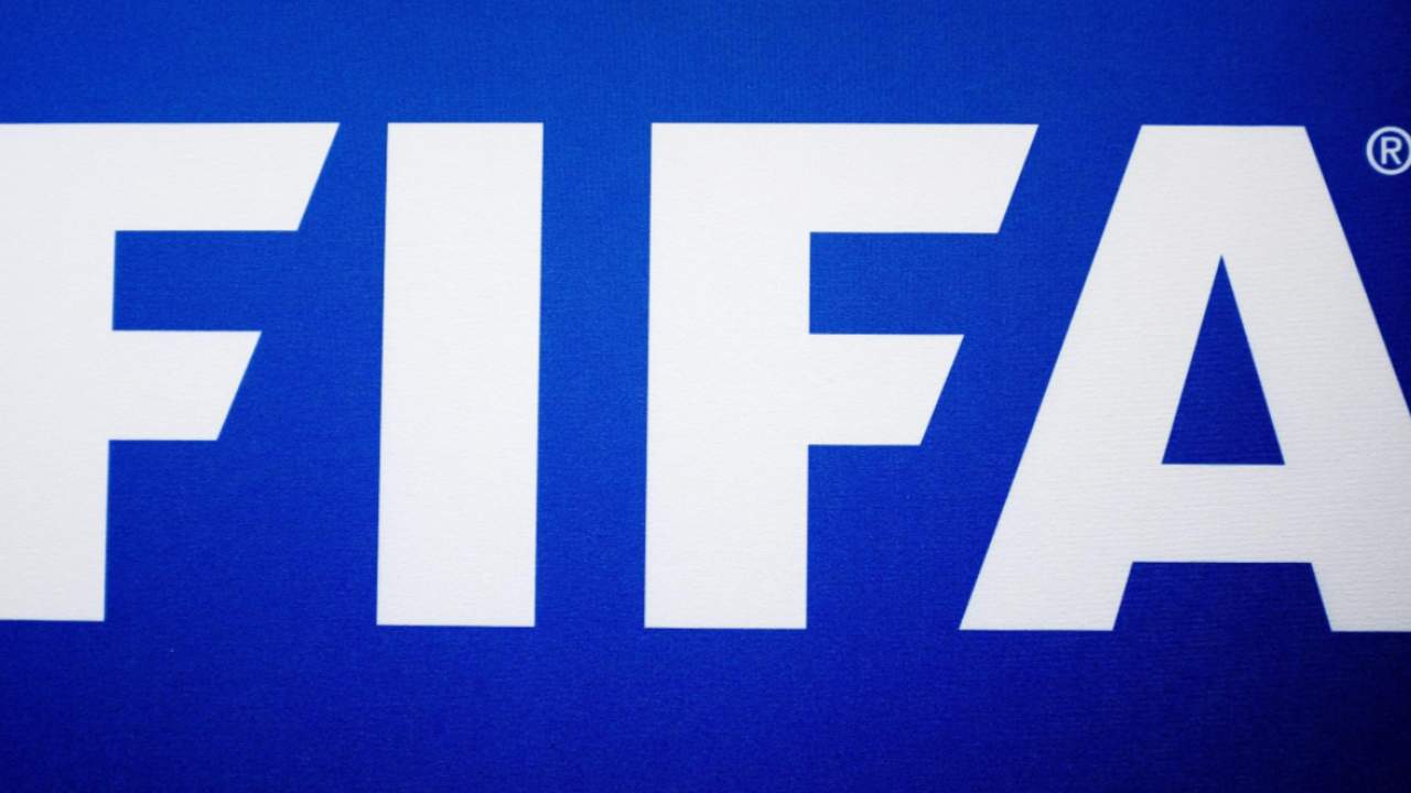 FIFA, clamorosa decisione per quanto riguarda il calciomercato