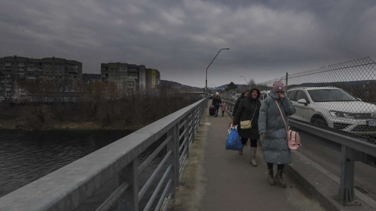 Continua la fuga da parte dei civili ucraini 