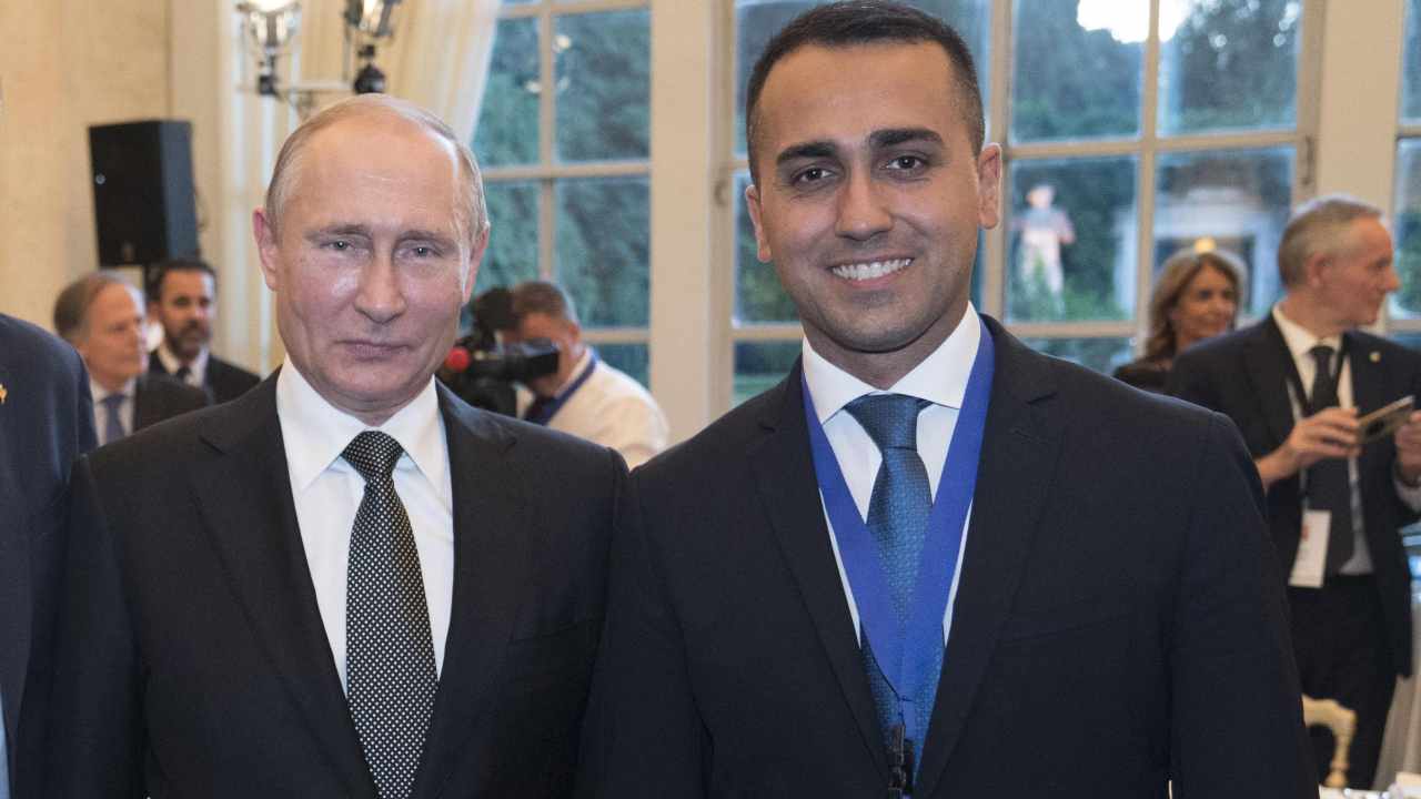 Di Maio, passo indietro su Putin