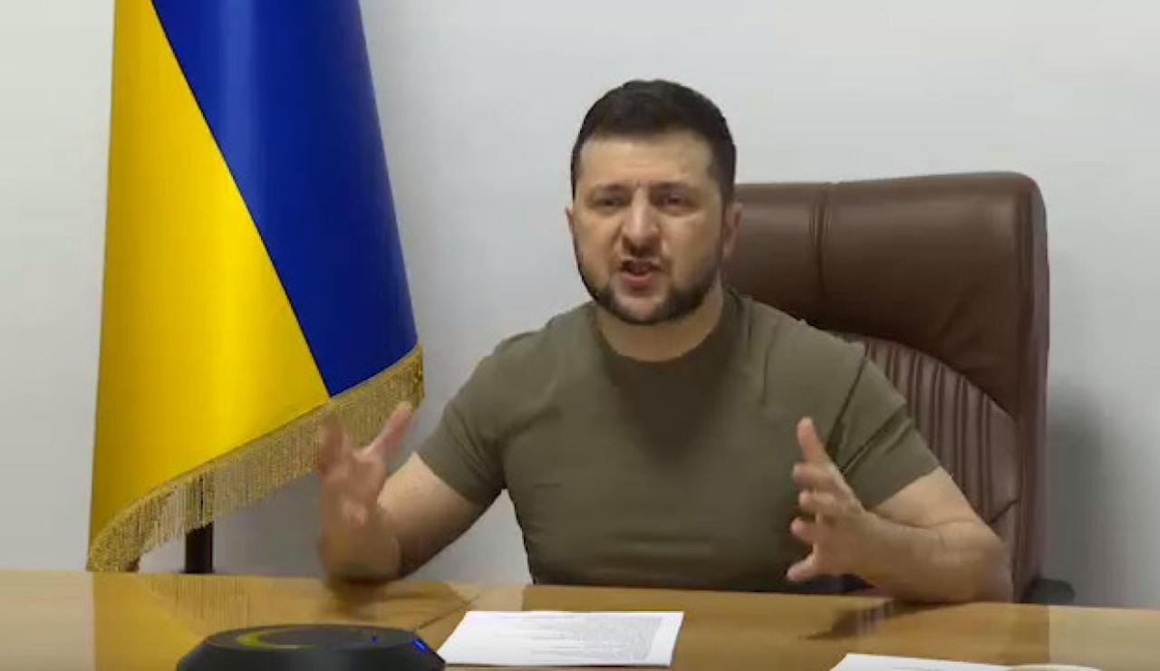 Ucraina, Zelensky ne ha per tutti