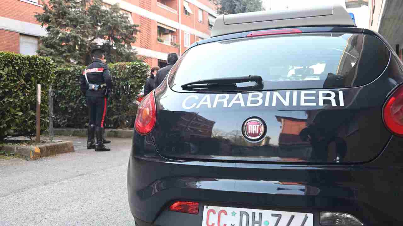 Minorenne pizzo carabinieri