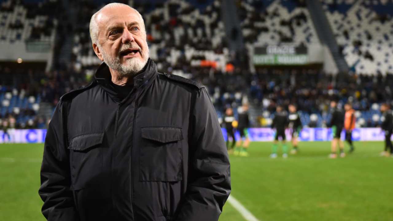 De Laurentiis contestato a Napoli