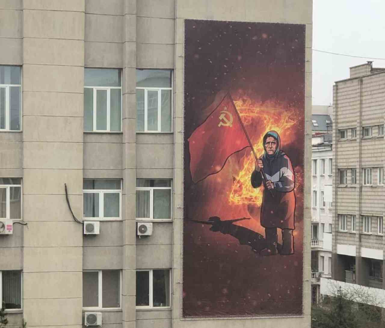 Un'immagine della 'Babushka Z' utilizzata dalla propaganda russa