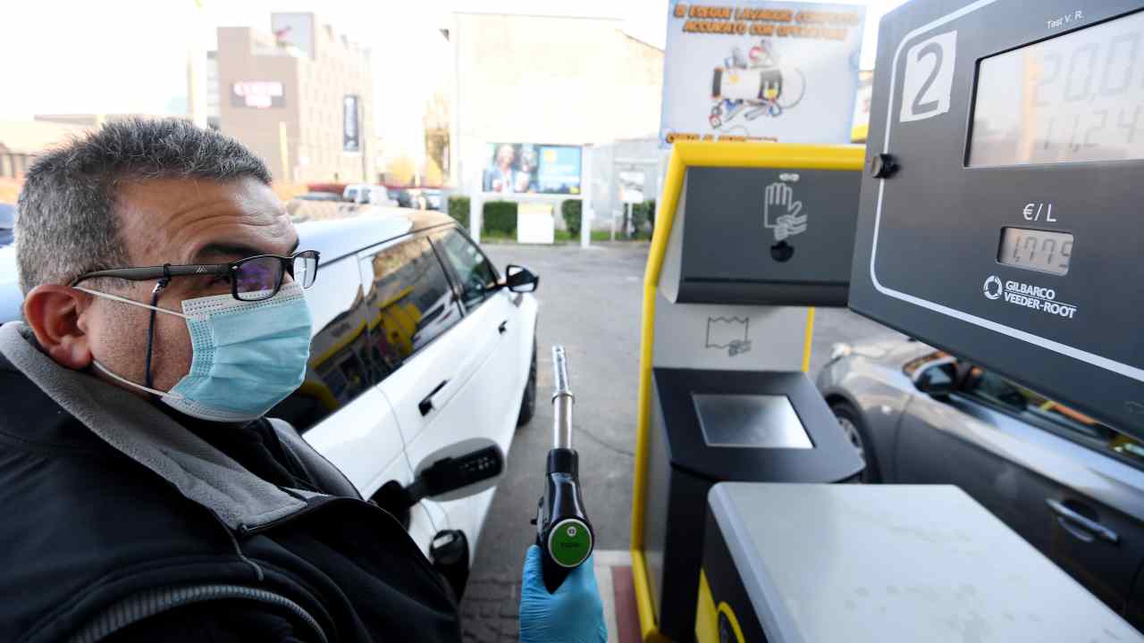 Benzina, dove arriveremo a finire?