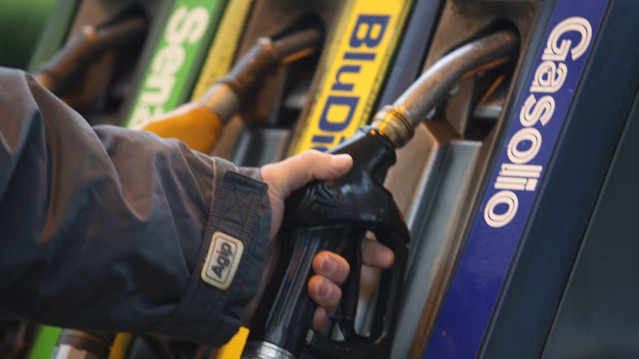 Altro sconto sul caro carburanti