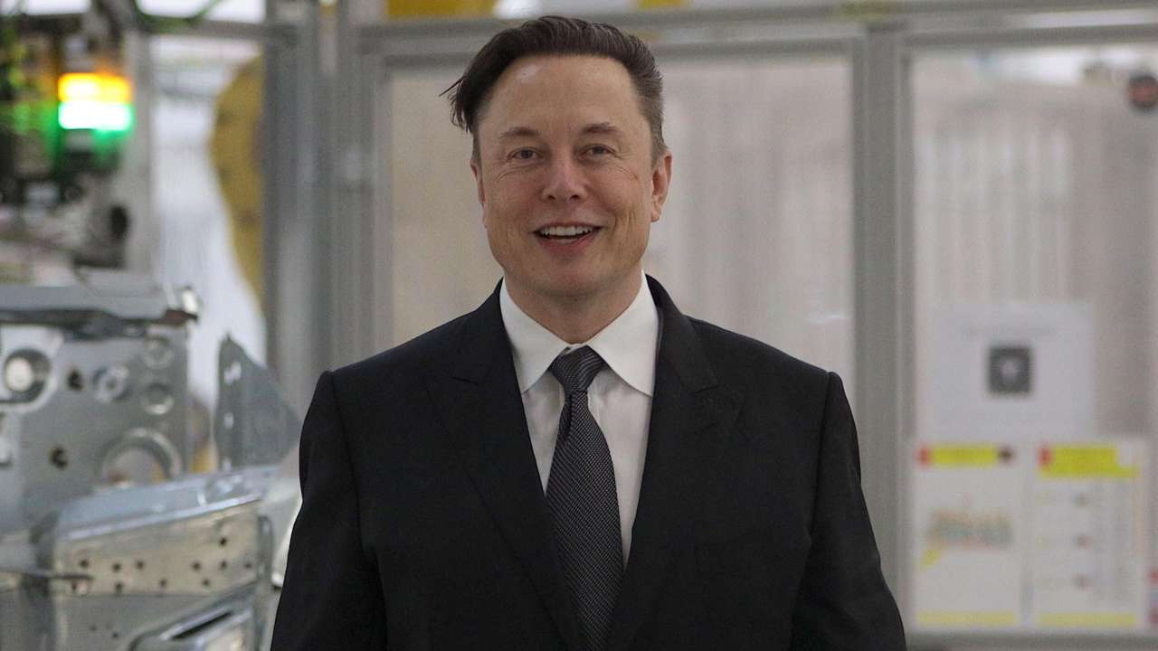 Elon Musk, clamorosa scelta del figlio