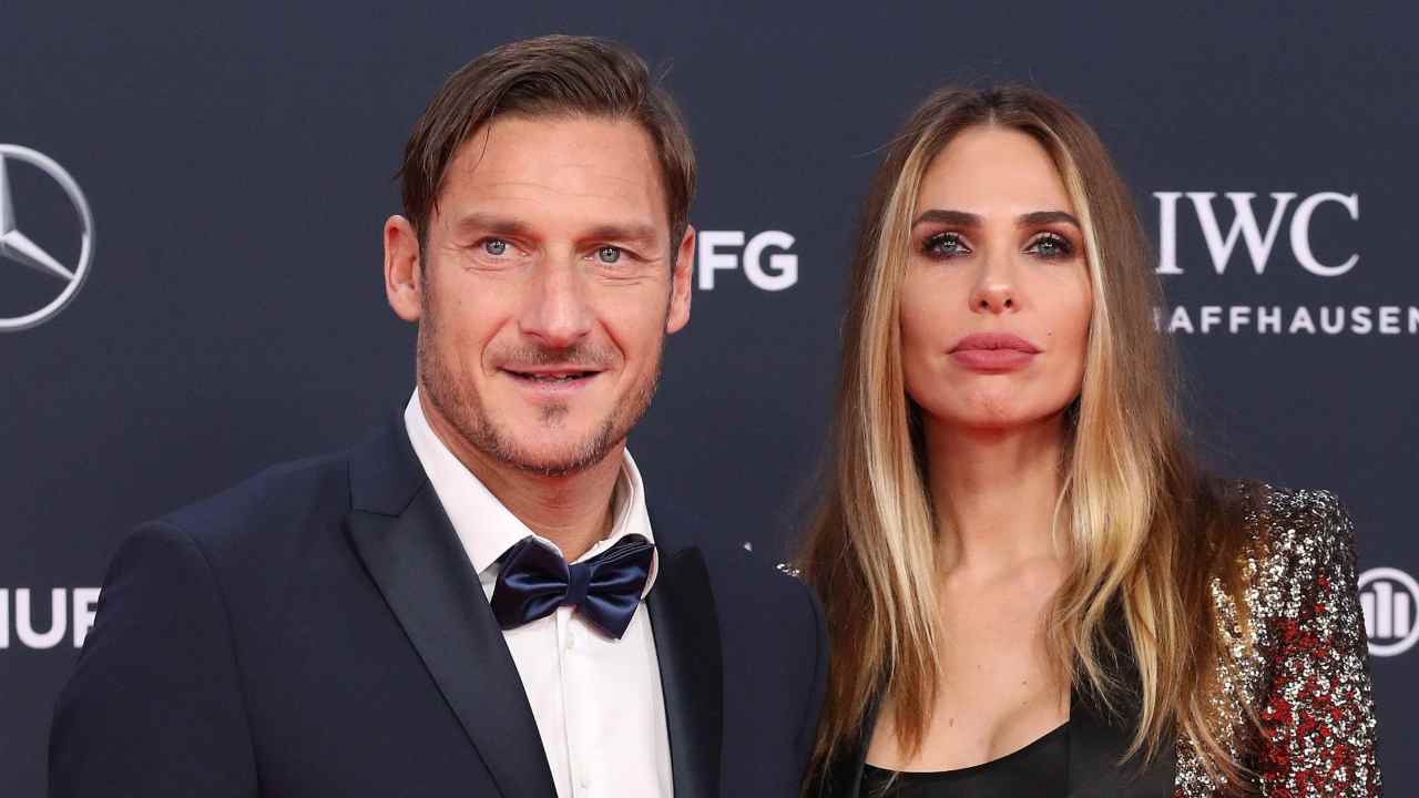 Totti umiliato dalla Blasi sui social