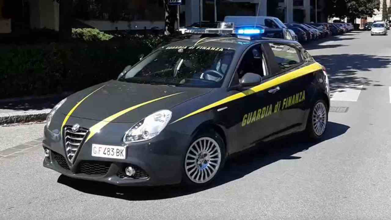 Guardia di Finanza arresta corriere della droga