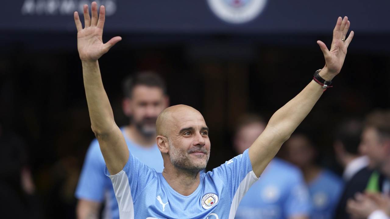 Pep Guardiola alla Juventus festeggia i tre anni sui social