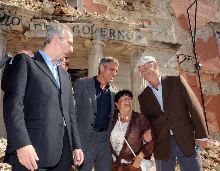 clooney l'aquila pezzopane