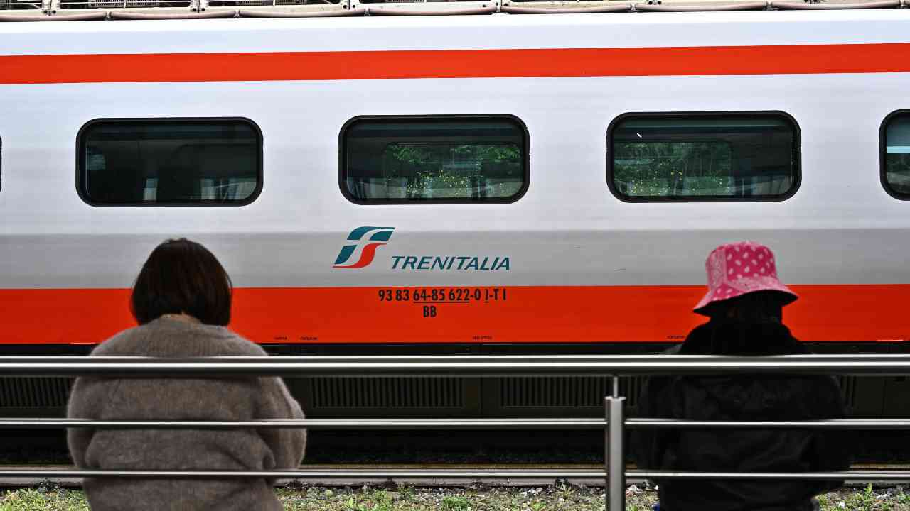 Genova, lite sul treno