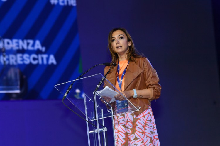 augusta montaruli insulti genitori