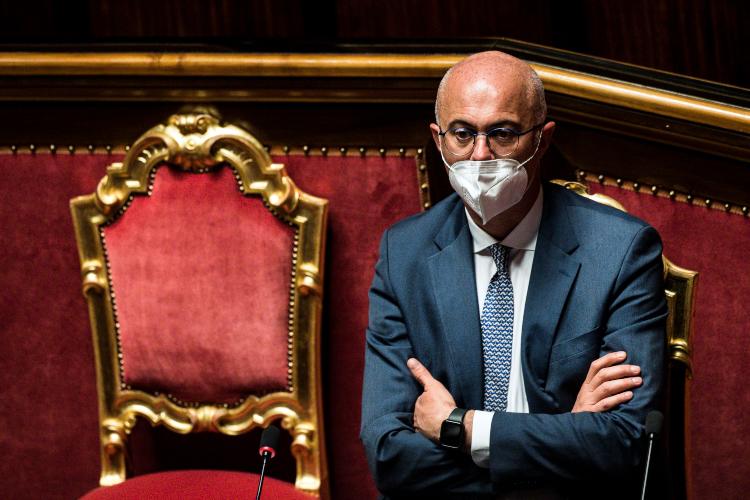 Il ministro D'Inca' pone la fiducia sul decreto Aiuti