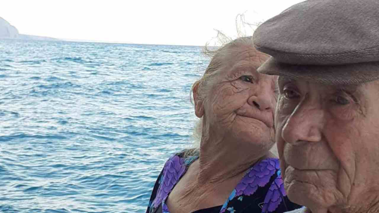 Si realizza il sogno di una coppia anziana