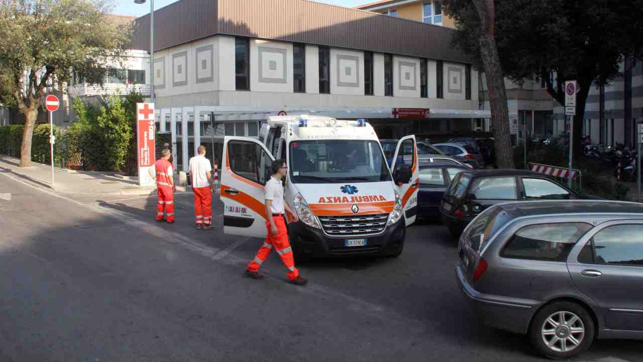 Va in ospedale per dolore al petto, ma muore due giorno dopo