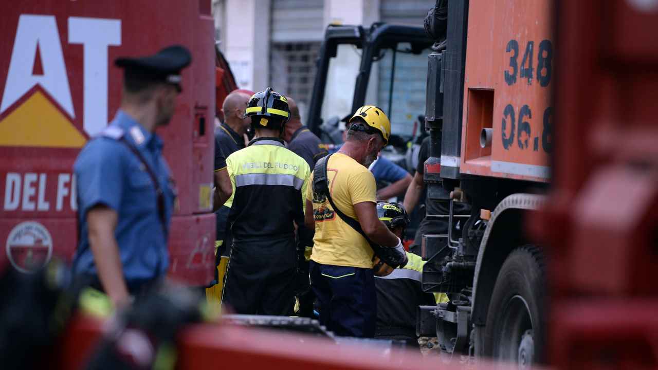 Roma, quarta persona incastrata nel tunnel