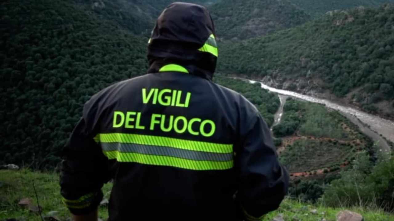 Auto finisce nel canale, due morti