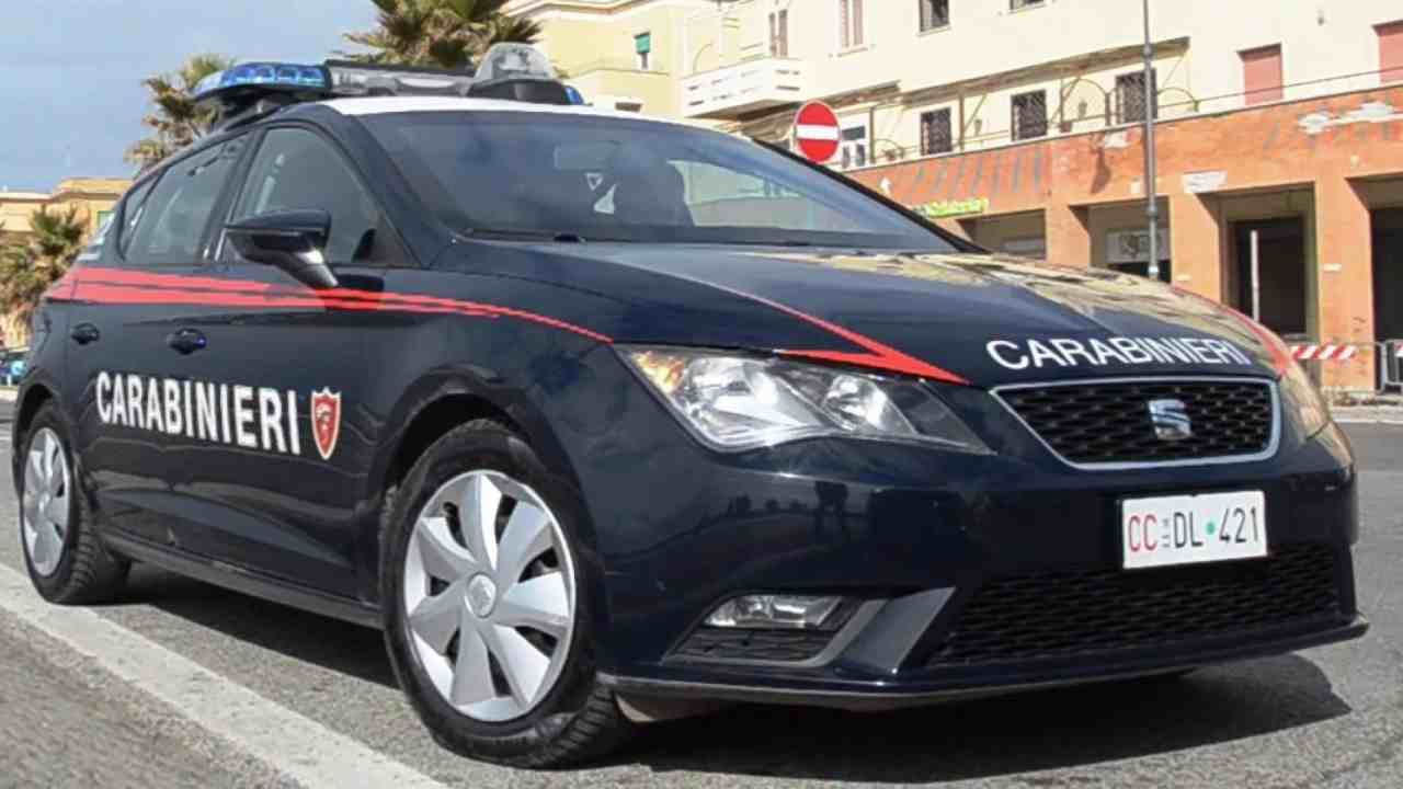 Vigilante sorprende donna a rubare nel supermercato